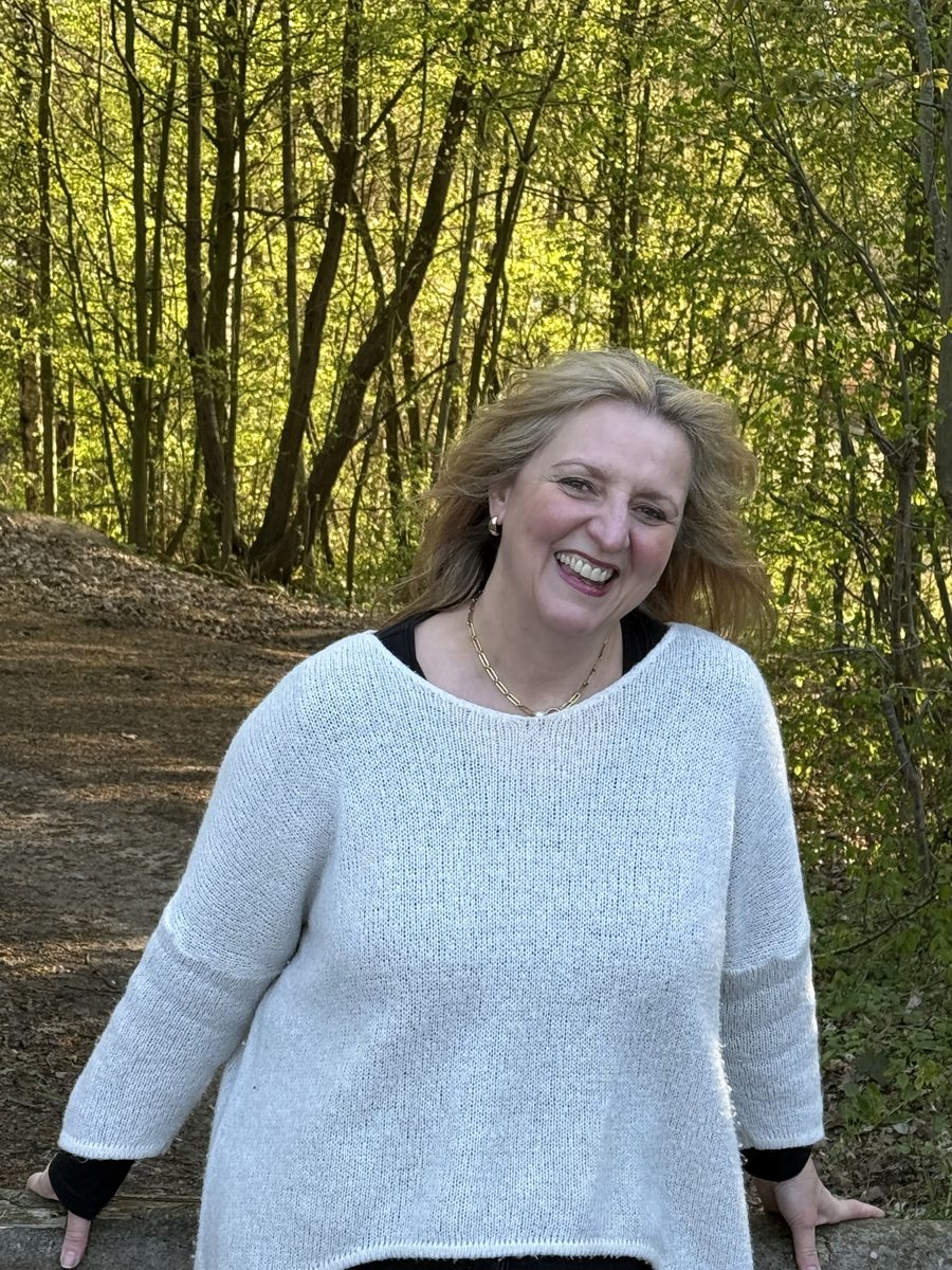 Nicole Miriam Reimers im Freien